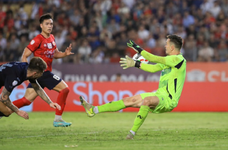 filip-nguyen-tiec-nuoi-sau-tran-hoa-buriram-thua-nhan-sai-lam-co-dinh-khien-cahn-danh-roi-chien